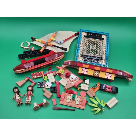 LEGO Disney: Moana's Wayfinding Boat (43210) /w Figs - No Manual - Picture 5 of 5